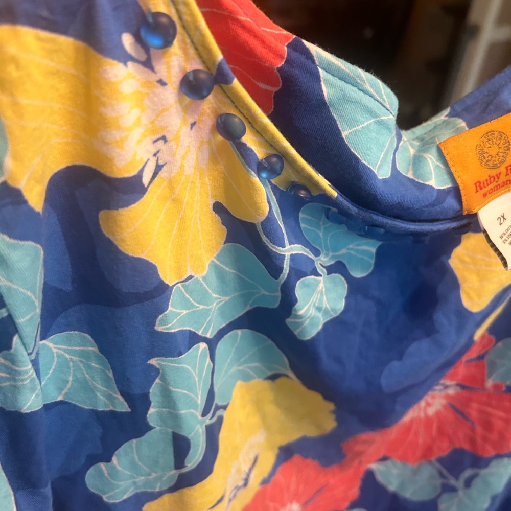 Ruby rd top - Picture 2 of 3